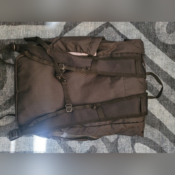 Camelback Pivot Rolltop Pack - Picture 7 of 12